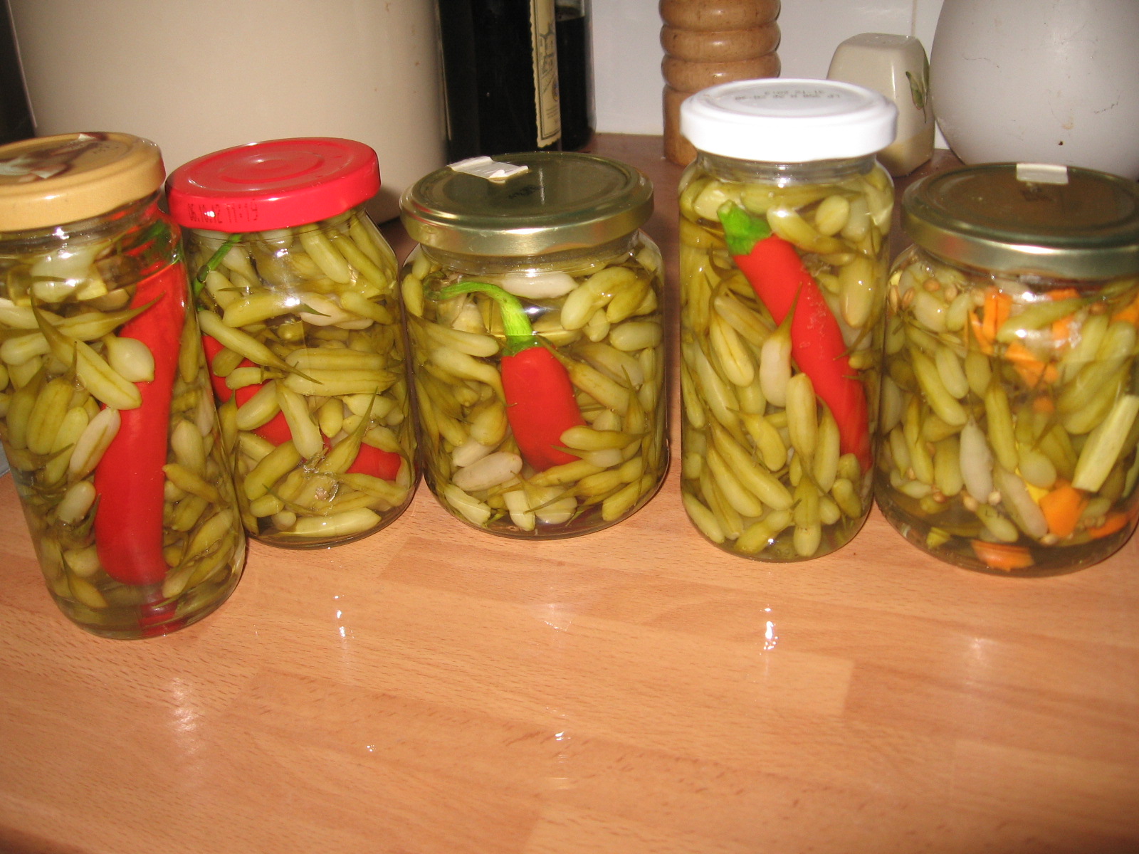 How to pickle rat tail radish pods