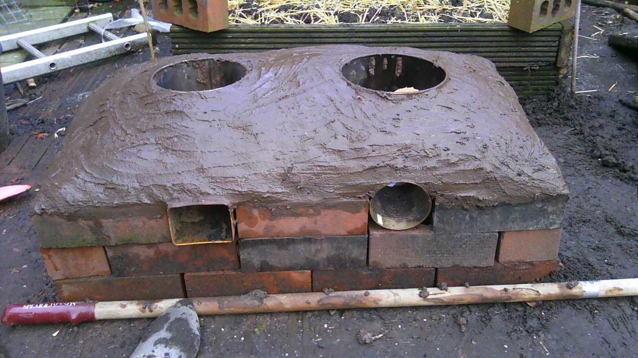 How to make a low carbon outdoor kitchen for free